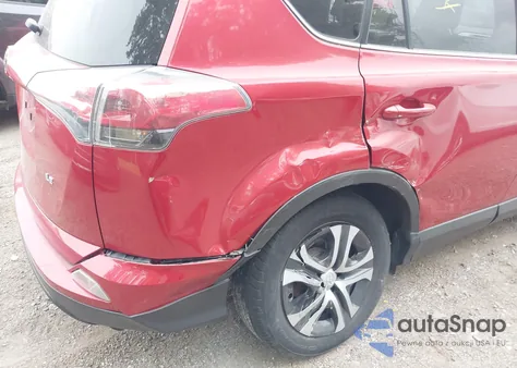 2017 Toyota Rav4 Le z USA, uszkodzony, nr VIN JTMZFREV5HJ112152